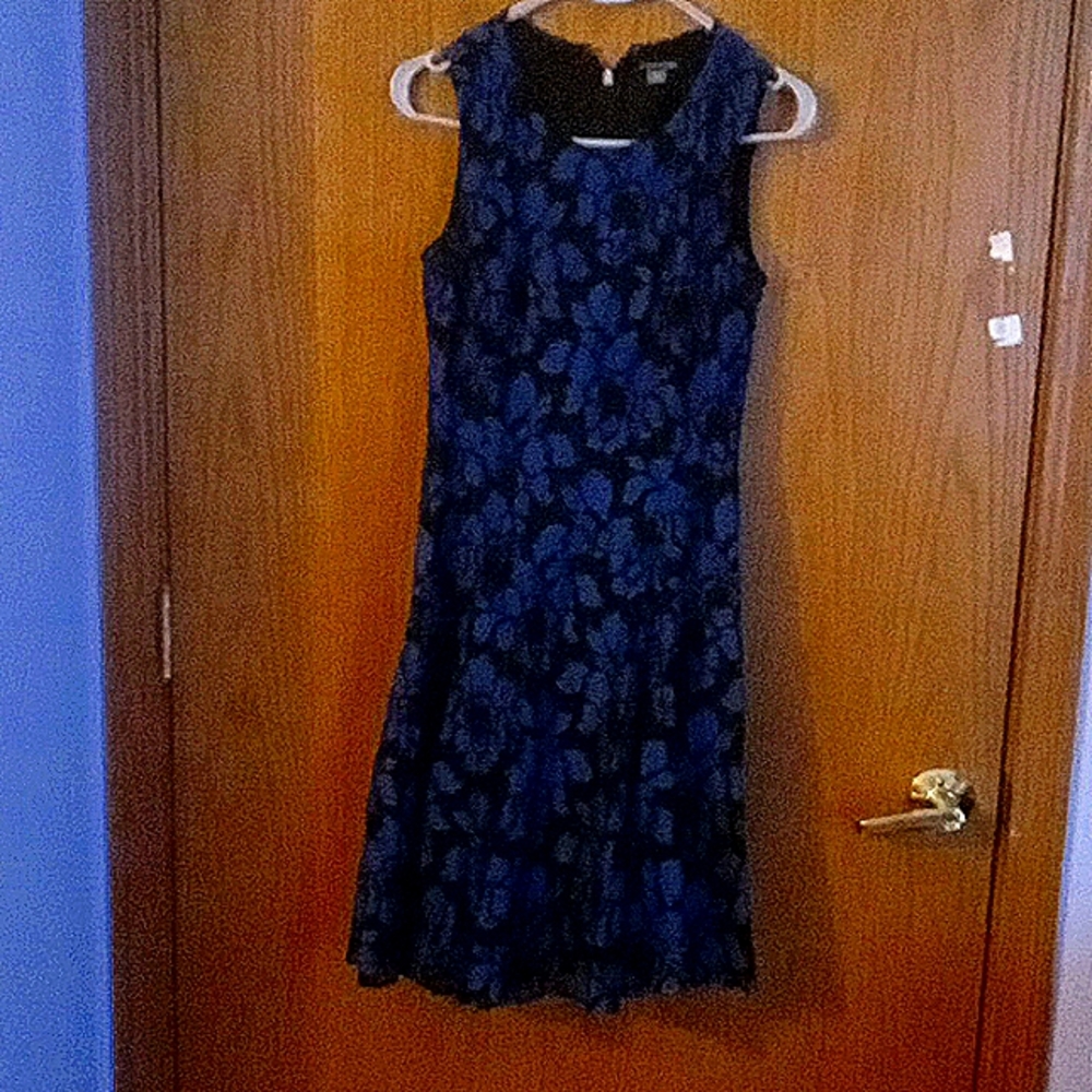 Navy and Black Flower patterned Tommy Hilfiger Dress size 4